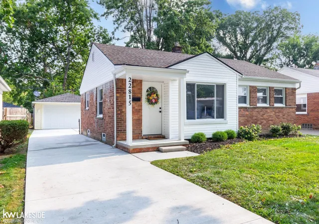 Photo 2 of Single family home for sale at 22815 Carolina St, Saint Clair Shores, MI 48080 | MLS# 58050219217 | Listing updated on 2026-08-20