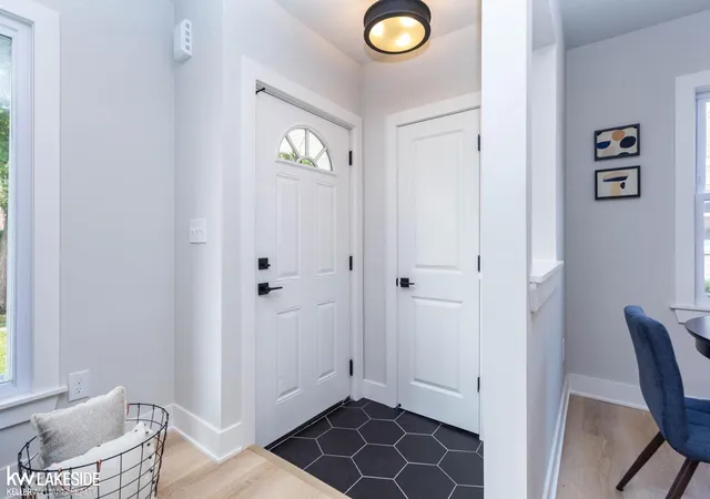 Photo 4 of Single family home for sale at 22815 Carolina St, Saint Clair Shores, MI 48080 | MLS# 58050219217 | Listing updated on 2026-08-20