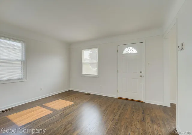 Photo 2 of Single family home for sale at 3095 Buckingham Ave, Berkley, MI 48072 | MLS# 20261066645 | Listing updated on 2026-08-31