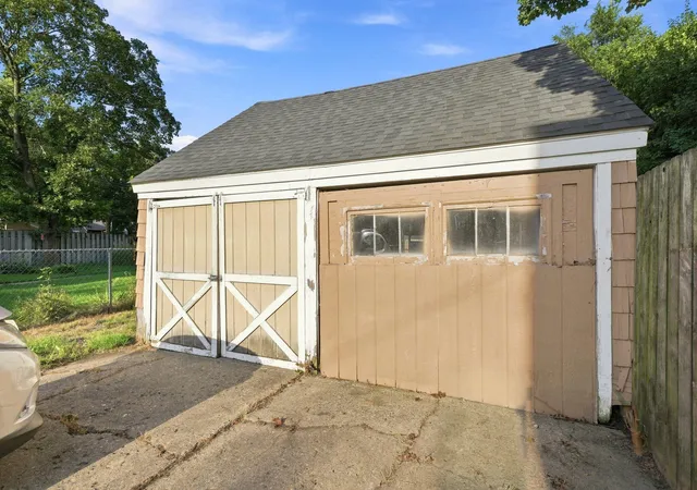 25th image of 136 E Ave N, Battle Creek, MI 49017 | MLS# 65026043969