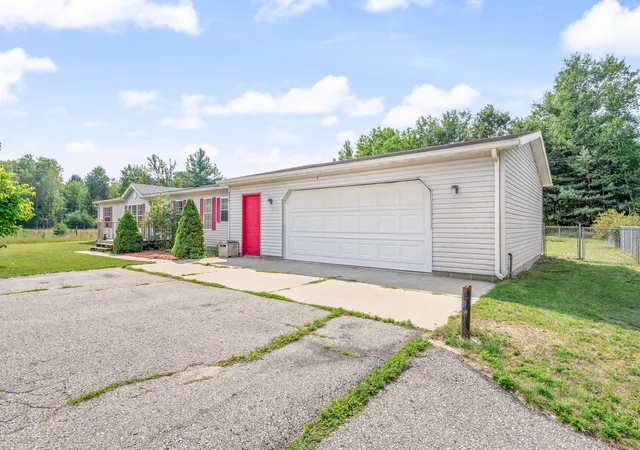 2nd image of 9041 7 Mile Rd, Evart, MI 49631 | MLS# 72026043980