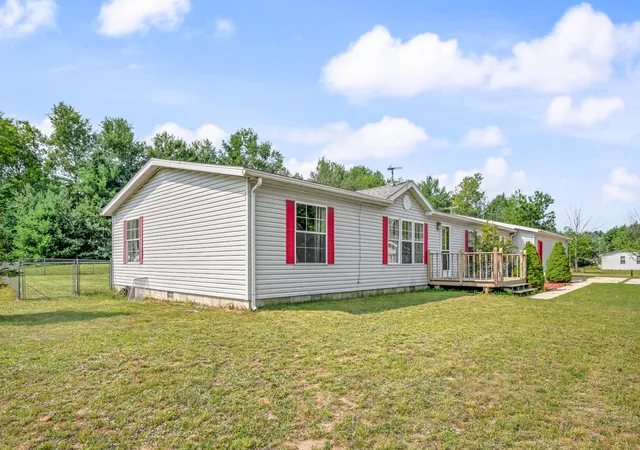 3rd image of 9041 7 Mile Rd, Evart, MI 49631 | MLS# 72026043980