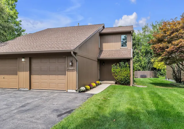 2nd image of 547 Park Pl, Saline, MI 48176 | MLS# 81026043986