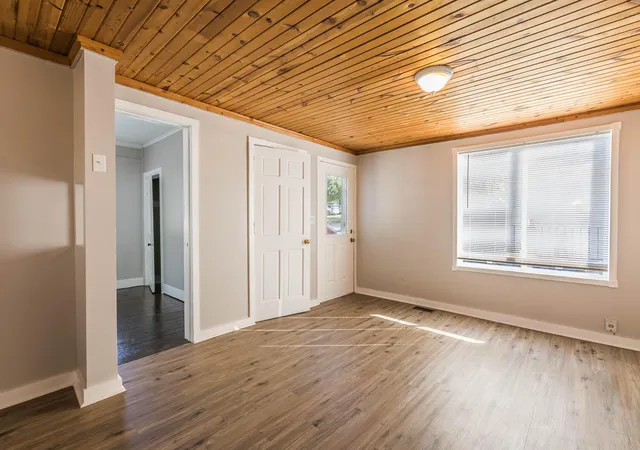 Photo 3 of Single family home for sale at 1122 3rd Street Nw, Grand Rapids, MI 49504 | MLS# 65026043968 | Listing updated on 2026-09-11