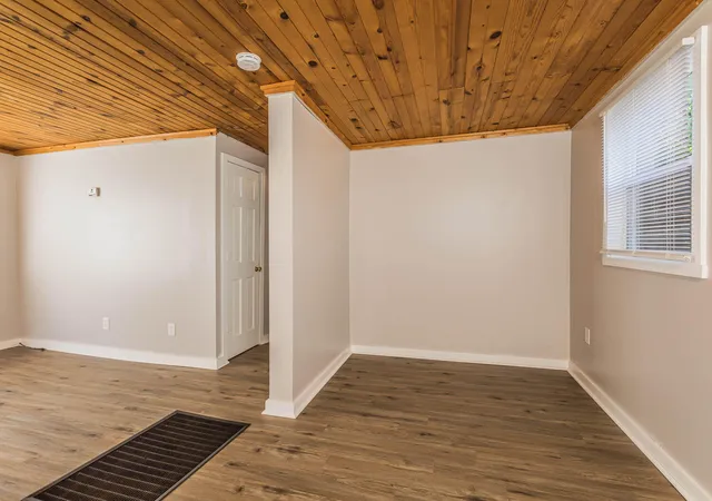 Photo 3 of Single family home for sale at 1122 3rd Street NW, Grand Rapids, MI 49504 | MLS# 65026043968 | Listing updated on 2026-09-11