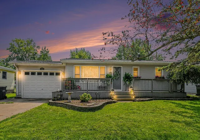 Single family home for sale at 4562 Vista Dr, Bridgman, MI 49106 | MLS# 69026043977
