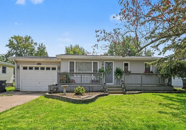 Photo 3 of Single family home for sale at 4562 Vista Dr, Bridgman, MI 49106 | MLS# 69026043977 | Listing updated on 2026-10-03