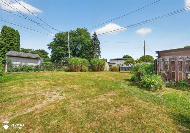 33rd image of 310 Delzingro Dr, Davison, MI 48423 | MLS# 5050219226