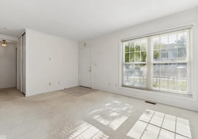 Photo 4 of Condo for sale at 38665 Bayside Ct, Clinton Township, MI 48038 | MLS# 58050219228 | Listing updated on 2026-09-01