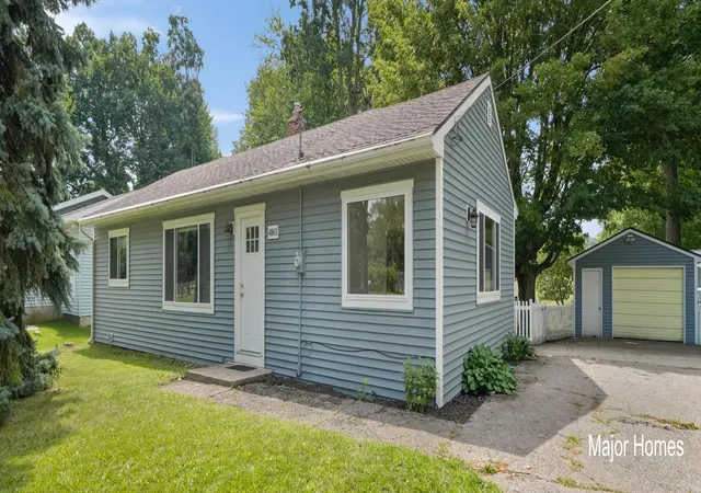 2nd image of 4863 Byron Center Ave Sw, Wyoming, MI 49519 | MLS# 65026043996