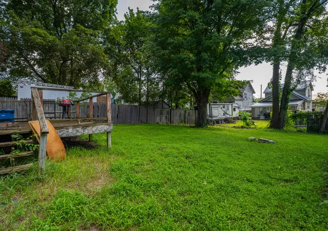 27th image of 407 Michigan Ave, Dowagiac, MI 49047 | MLS# 69026044001