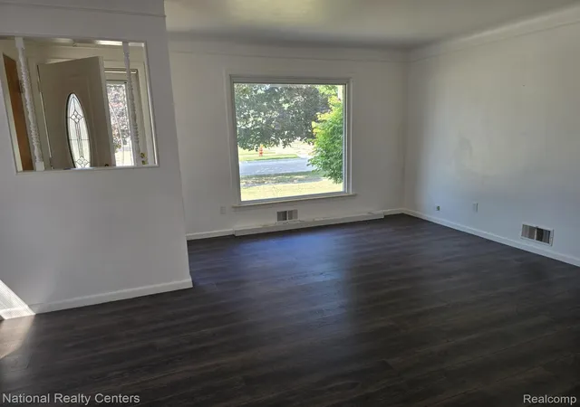 5th image of 6690 Deering St, Garden City City Wayne, MI 48135 | MLS# 20261066664