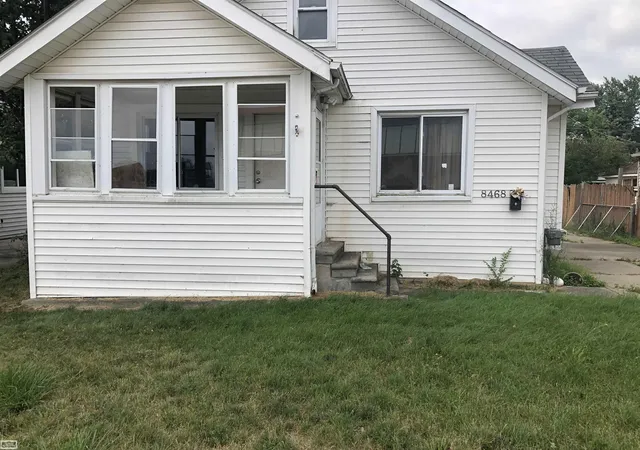 Photo 1 of Sale Pending at 8468 Studebaker Ave, Warren, MI 48089 | MLS# 58050219234 | Listing updated on 2026-09-07
