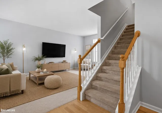 Photo 1 of Sale Pending at 912 Fairledge St, Lake Orion, MI 48362 | MLS# 58050219235 | Listing updated on 2026-08-25