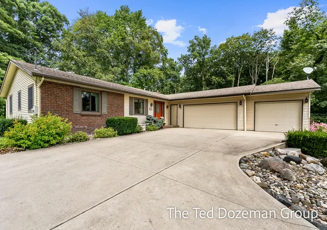 Photo 3 of Single family home for sale at 4517 Scenic Dr, Hamilton, MI 49419 | MLS# 71026044011 | Listing updated on 2026-09-17