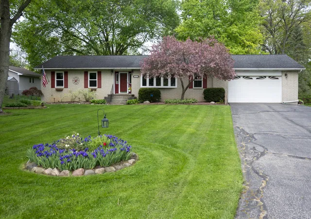 1st image of 4546 Rohr Rd, Lake Orion, MI 48359 | MLS# 81026044035