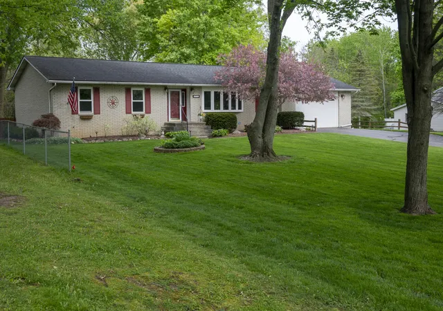 2nd image of 4546 Rohr Rd, Lake Orion, MI 48359 | MLS# 81026044035
