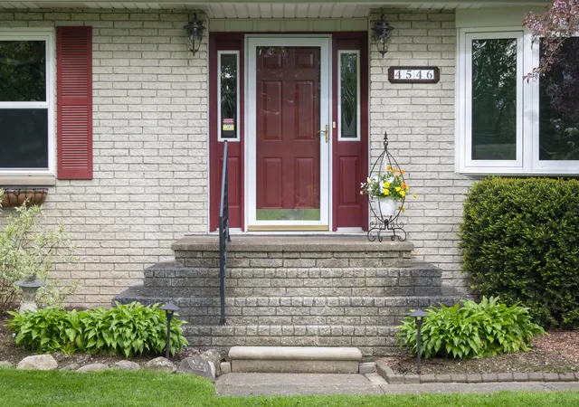 3rd image of 4546 Rohr Rd, Lake Orion, MI 48359 | MLS# 81026044035
