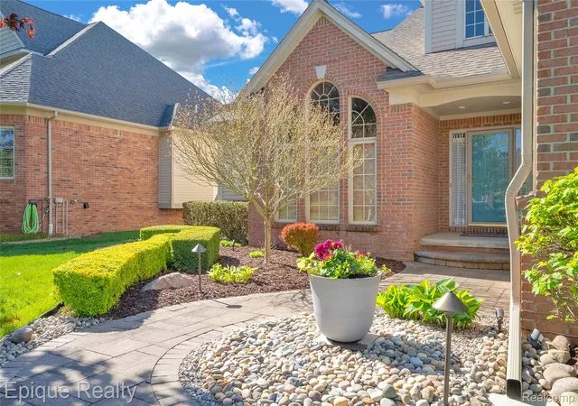 Photo 3 of Single family home for sale at 819 Pineridge Ave, Oxford, MI 48371 | MLS# 20261066693 | Listing updated on 2026-09-15