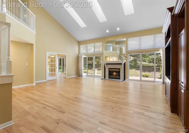 Photo 3 of Single family home for sale at 5593 Warrenshire Dr, West Bloomfield Charter Township Oakland, MI 48322 | MLS# 20261066704 | Listing updated on 2026-09-19