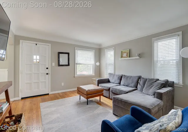 Photo 5 of Single family home for sale at 2946 Ellwood Ave, Berkley City Oakland, MI 48072 | MLS# 20261066731 | Listing updated on 2026-08-31
