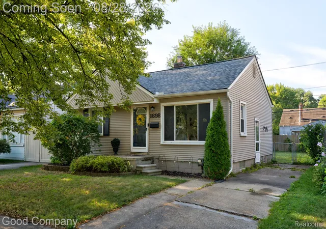 Photo 1 of Sale Pending at 1698 Annabelle St, Ferndale City Oakland, MI 48220 | MLS# 20261066757 | Listing updated on 2026-10-08