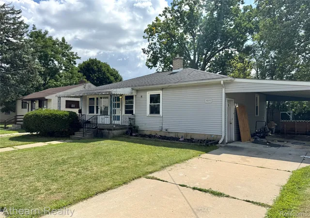 Photo 2 of Single family home for sale at 3935 Larchmont St, Flint City Genesee, MI 48532 | MLS# 20261066747 | Listing updated on 2026-08-24