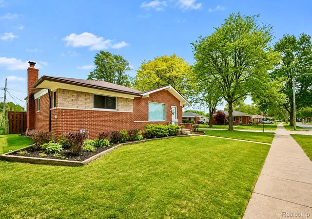 Photo 2 of Single family home for sale at 28326 Alden St, Madison Heights, MI 48071 | MLS# 20261066768 | Listing updated on 2026-09-05