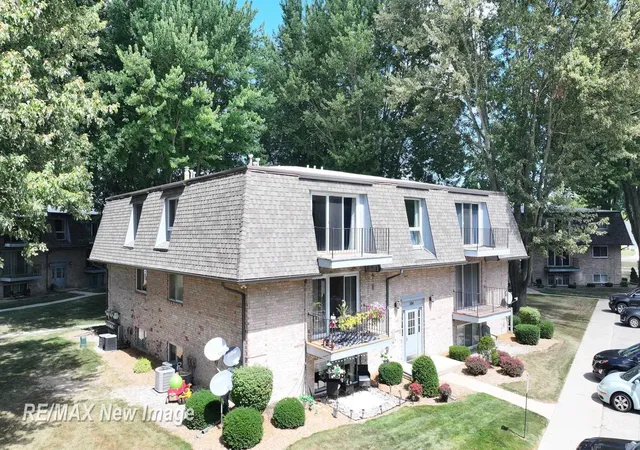 1st image of 104 Provincial Ct, Saginaw Charter Township Saginaw, MI 48638 | MLS# 61050219267