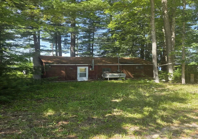 2nd image of 457 Ne Lake Dr, Kalkaska, MI 49646 | MLS# 78080072605