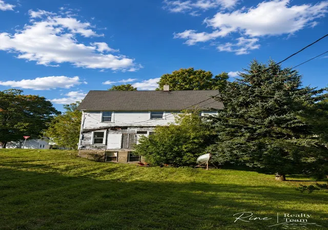 Listing Photo 3 - Condo for sale in building located at 41 Marquette Ave, Crystal Falls, MI 49920