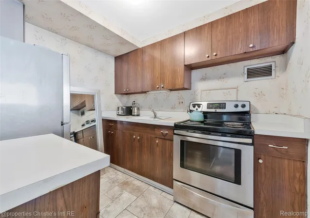 Photo 4 of House for sale at 1300 E Lafayette St #903, Detroit City Wayne, MI 48207 | MLS# 20261066783 | Listing updated on 2026-08-26