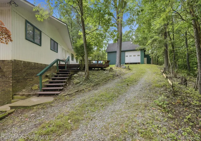 Photo 3 of Single family home for sale at 2420 Shagbark, Milford Charter Township Oakland, MI 48380 | MLS# 20261066785 | Listing updated on 2026-09-16