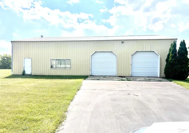 3rd image of 1434 S Vernon Rd, Corunna, MI 48817 | MLS# 57050219285