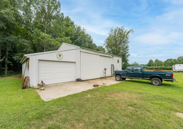 4th image of 05094 53Rd St, Grand Junction, MI 49056 | MLS# 69026044041