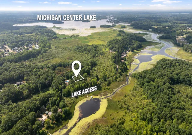 1st image of 3 Peninsula Dr, Jackson, MI 49201 | MLS# 55026044081