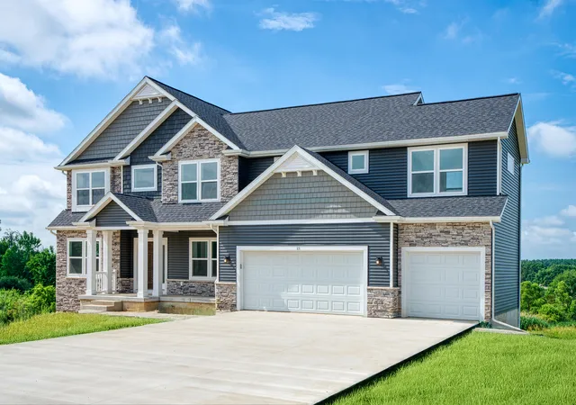 Photo 3 of Single family home for sale at 3 Peninsula Dr, Jackson, MI 49201 | MLS# 55026044081 | Listing updated on 2026-09-09
