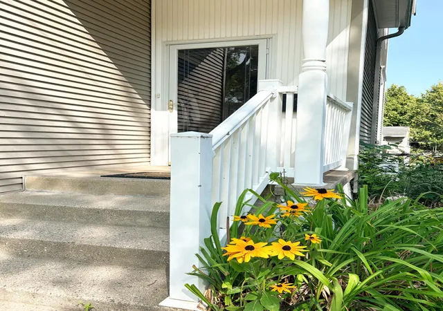 2nd image of 607 Pine St, Manistee, MI 49660 | MLS# 67026044110