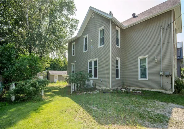 Photo 3 of Single family home for sale at 607 Pine St, Manistee, MI 49660 | MLS# 67026044110 | Listing updated on 2026-09-16