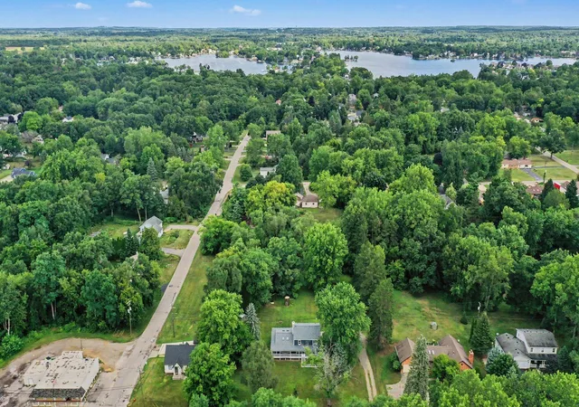 31st image of 558 W Clarkston, Lake Orion, MI 48362 | MLS# 81026044107