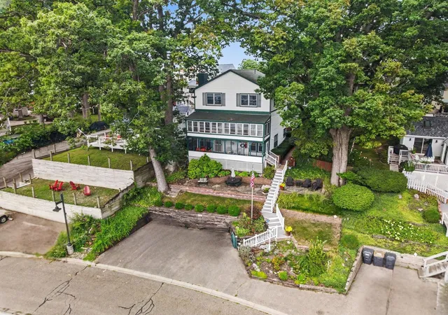 2nd image of 77 Park Ave, South Haven, MI 49090 | MLS# 69026044061