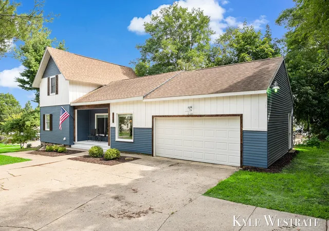 3rd image of 315 N Bridge St, Belding, MI 48809 | MLS# 65026044042
