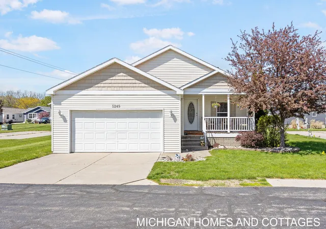 Photo 2 of Single family home for sale at 5245 W Scenic Turn Ln, Holland, MI 49423 | MLS# 71026044046 | Listing updated on 2026-08-20