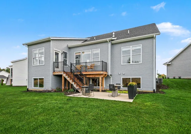 37th image of 509 Sun Vale Ln, Grandville, MI 49418 | MLS# 65026044100