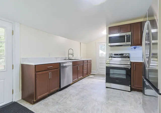 2nd image of 403 S 9th St, Niles, MI 49120 | MLS# 69026044129