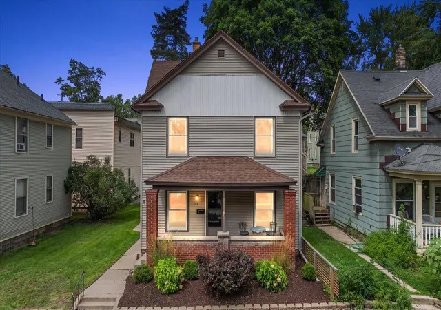 1st image of 707 Baldwin St Se, Grand Rapids, MI 49503 | MLS# 71026044050