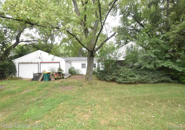 Photo 1 of Sale Pending at 3482 W Maple Rd, Wixom City Oakland, MI 48393 | MLS# 20261066797 | Listing updated on 2026-09-02