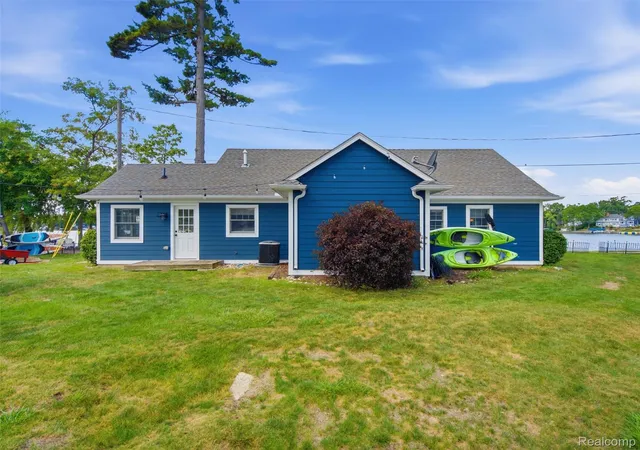 3rd image of 587 Westpointe Ct, Lake Orion Village Oakland, MI 48362 | MLS# 20261066798