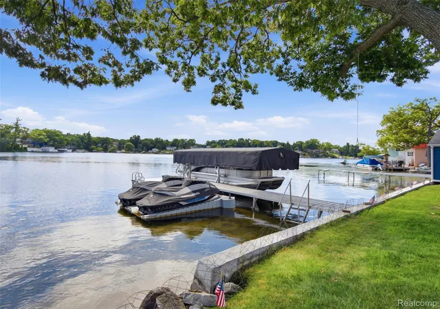 4th image of 587 Westpointe Ct, Lake Orion Village Oakland, MI 48362 | MLS# 20261066798