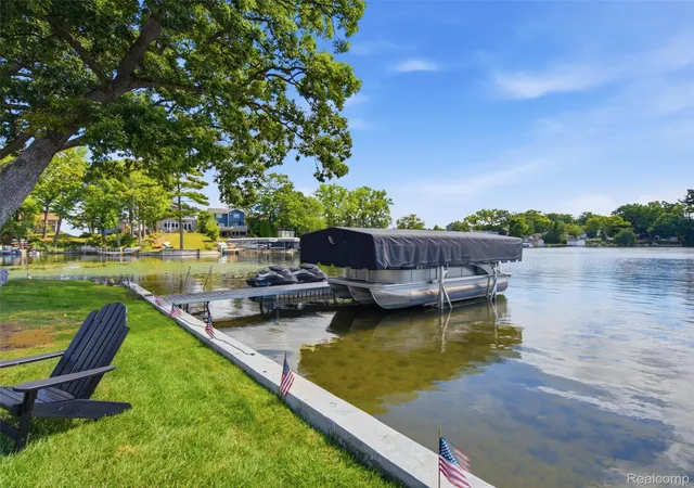 5th image of 587 Westpointe Ct, Lake Orion Village Oakland, MI 48362 | MLS# 20261066798